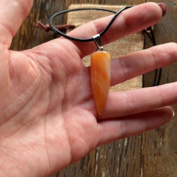 Red Onyx Carnelian Bullet Unisex Crystal Necklace Unisex Crystal Necklace - Picture 3 of 3